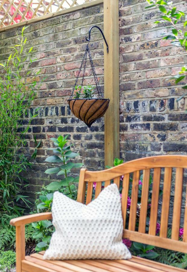 Logan Mews By Lime Street Apartman London Kültér fotó